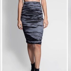 Nicole Miller Pewter Metallic Ruched Techno Pencil Skirt Sz.‎ 2